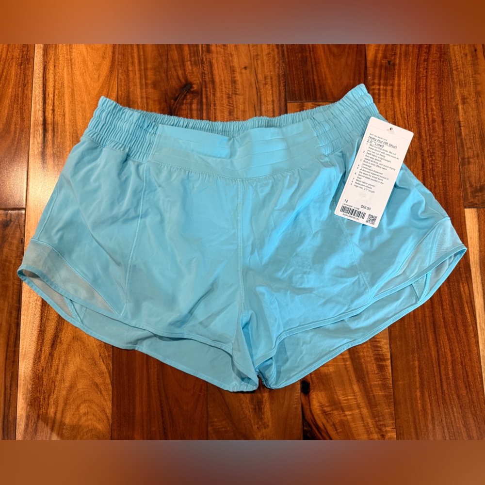 Hotty Hot HR Short 2.5” Lululemon Athletica NWT Cyan Blue